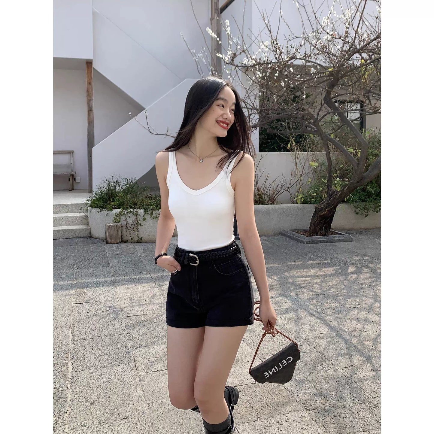 Niche Retro Contrast Color Slim Fit Knitted V-neck Strap