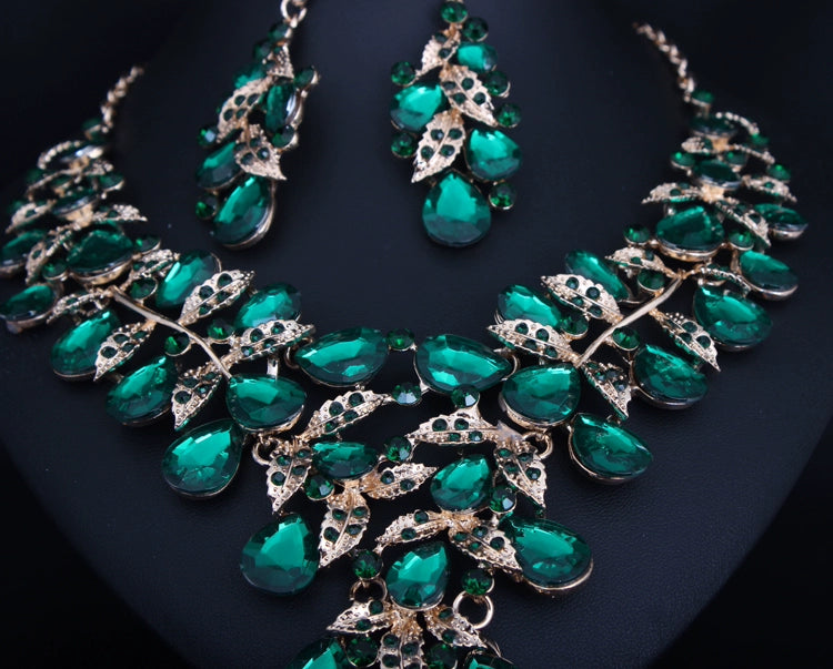 Fashion Crystal Clavicle Chain Women's Curve Photography Gem