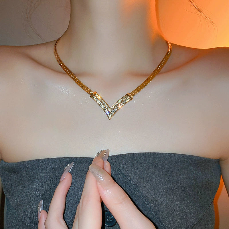 Niche Style Electroplating Diamond Inlaid Clavicle Chain Influencer Picks Real Gold