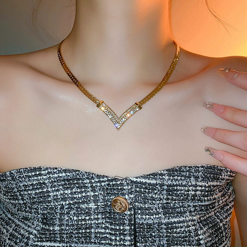 Niche Style Electroplating Diamond Inlaid Clavicle Chain Influencer Picks Real Gold