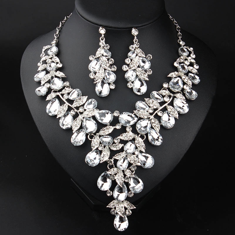 Fashion Crystal Clavicle Chain Women's Curve Photography Gem