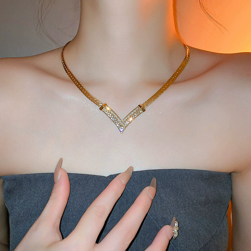 Niche Style Electroplating Diamond Inlaid Clavicle Chain Influencer Picks Real Gold