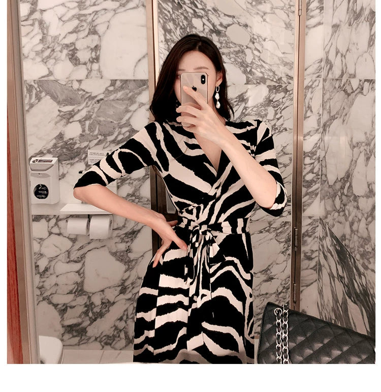 New Spring and Summer One-Piece Print Dress Shoelace Fashion Long Skirt Slim Looking High Elegant V Neck Slim Dress