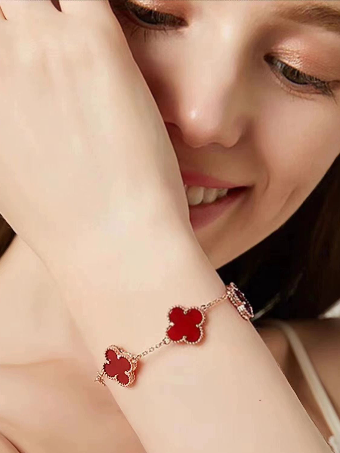 Titanium Steel Bracelet Non-Fading Golden Clover Bracelet Fritillary Bracelet Female Fashion Style Affordable Luxury Fashion Mori Style
