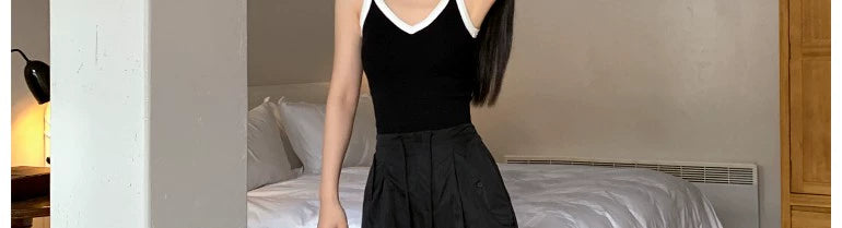 Niche Retro Contrast Color Slim Fit Knitted V-neck Strap