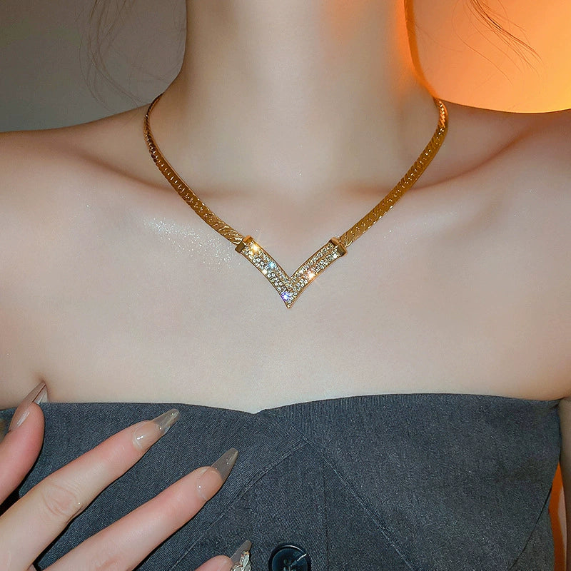 Niche Style Electroplating Diamond Inlaid Clavicle Chain Influencer Picks Real Gold