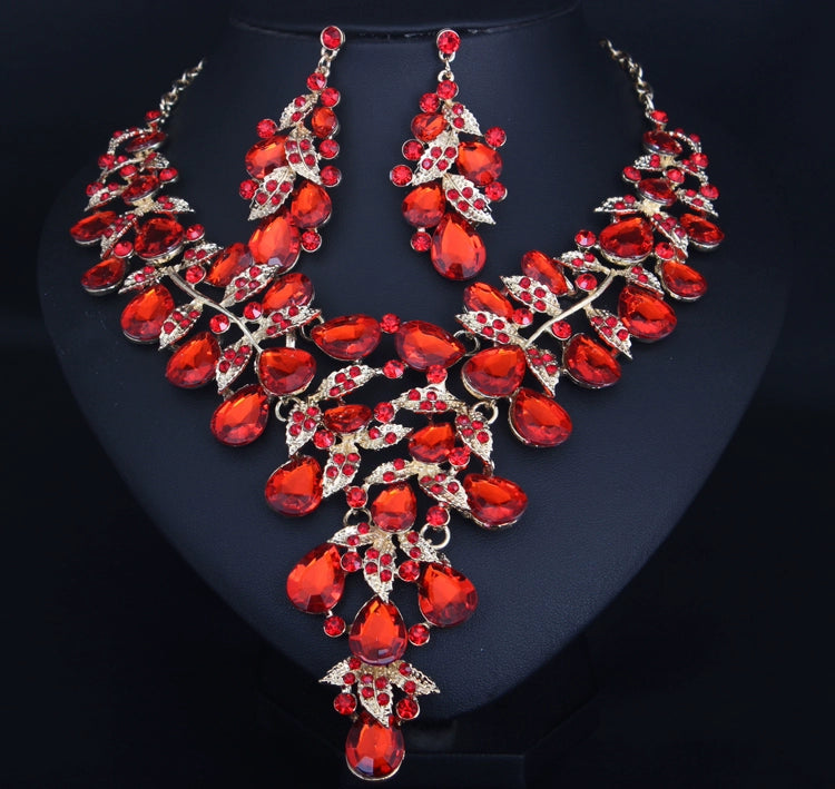 Fashion Crystal Clavicle Chain Women's Curve Photography Gem