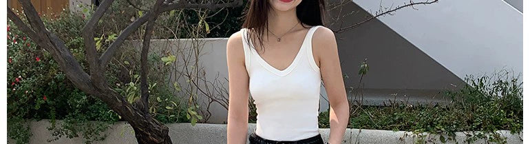 Niche Retro Contrast Color Slim Fit Knitted V-neck Strap