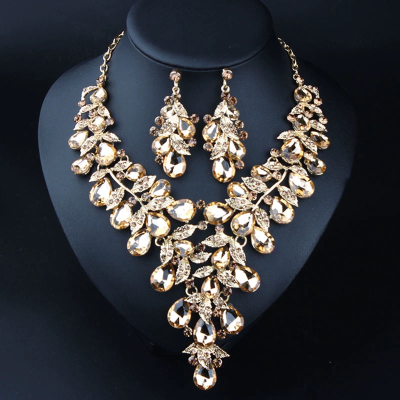 Fashion Crystal Clavicle Chain Women's Curve Photography Gem