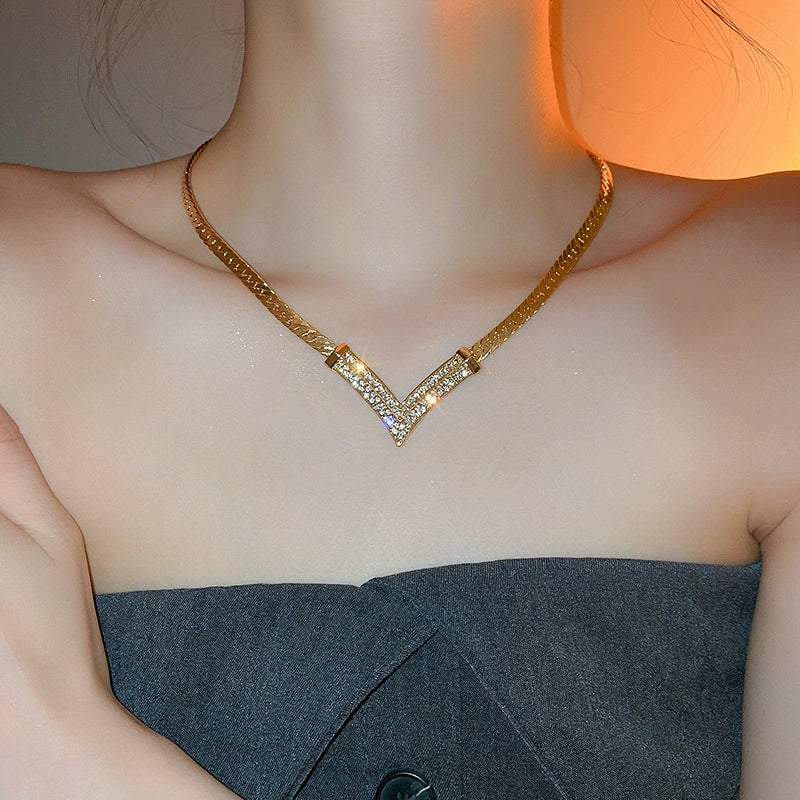 Niche Style Electroplating Diamond Inlaid Clavicle Chain Influencer Picks Real Gold