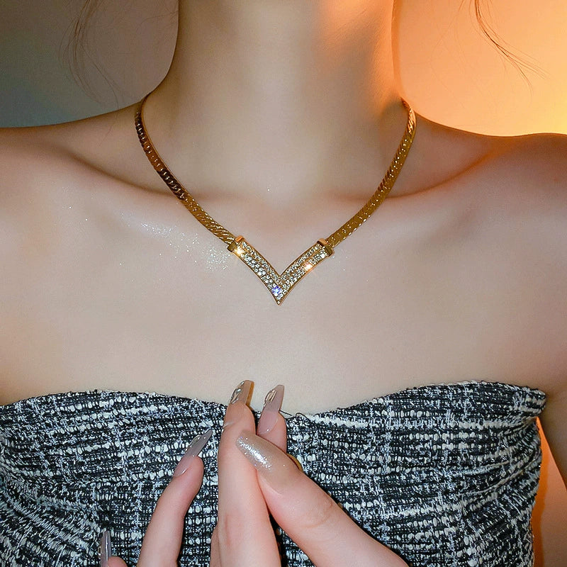 Niche Style Electroplating Diamond Inlaid Clavicle Chain Influencer Picks Real Gold