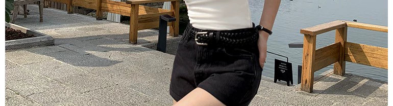Niche Retro Contrast Color Slim Fit Knitted V-neck Strap