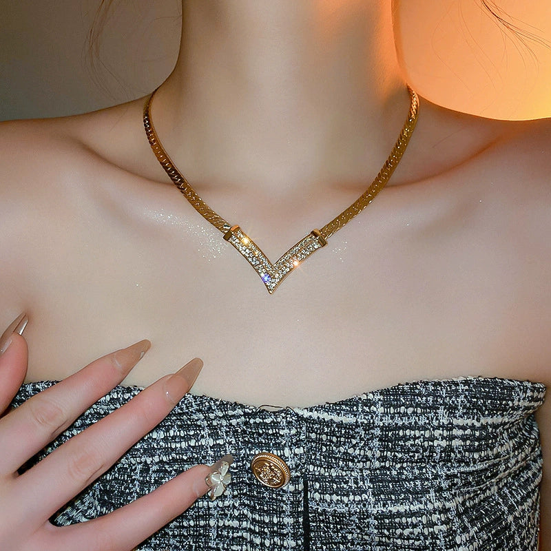 Niche Style Electroplating Diamond Inlaid Clavicle Chain Influencer Picks Real Gold