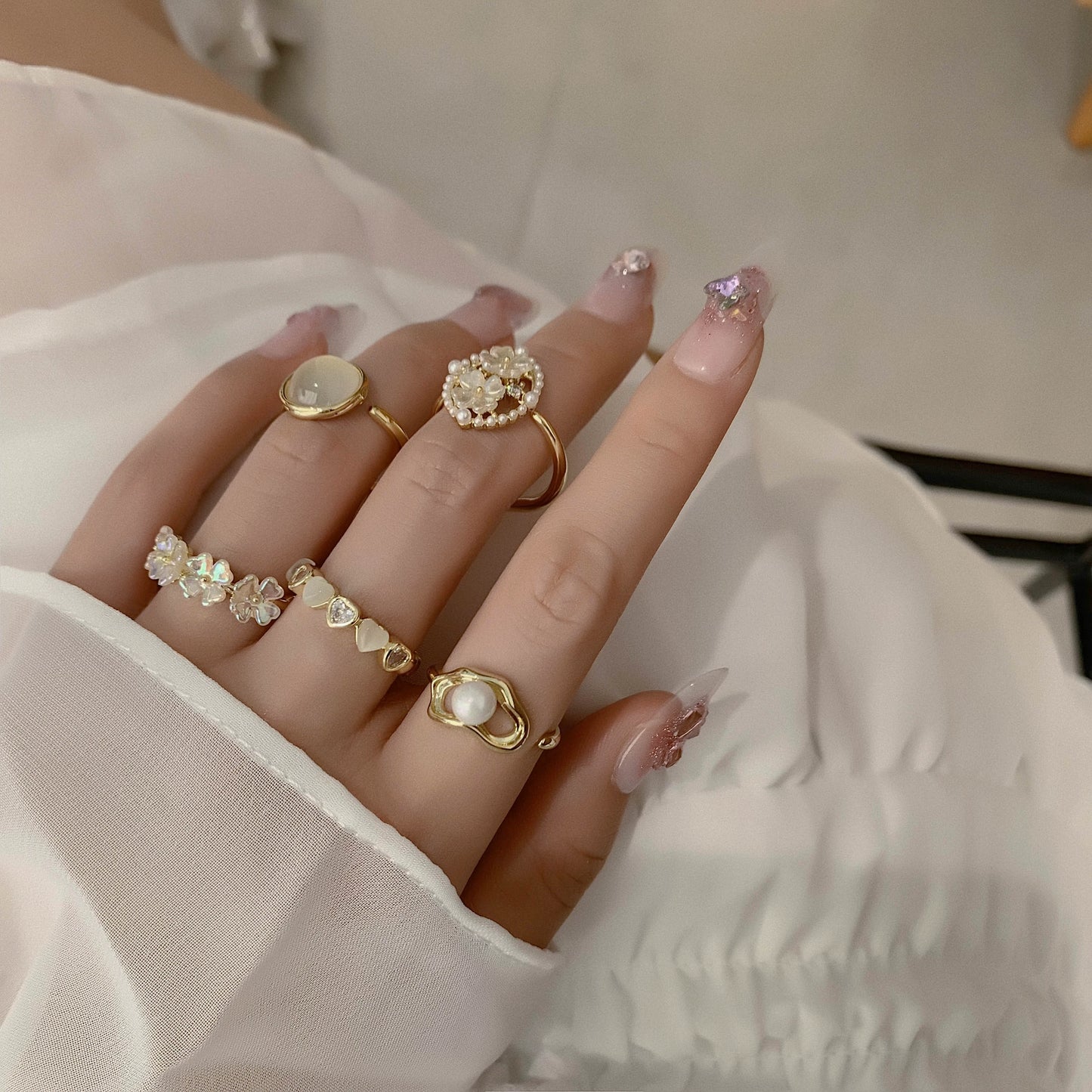 Accessible Luxury Pearl Gold Female Design Niche Twin Fritillary