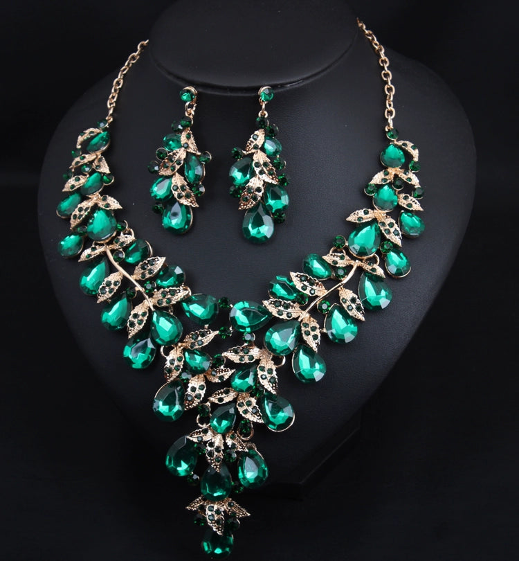 Fashion Crystal Clavicle Chain Women's Curve Photography Gem