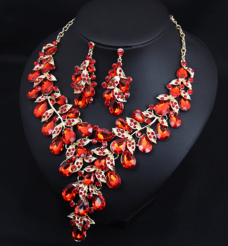 Fashion Crystal Clavicle Chain Women's Curve Photography Gem