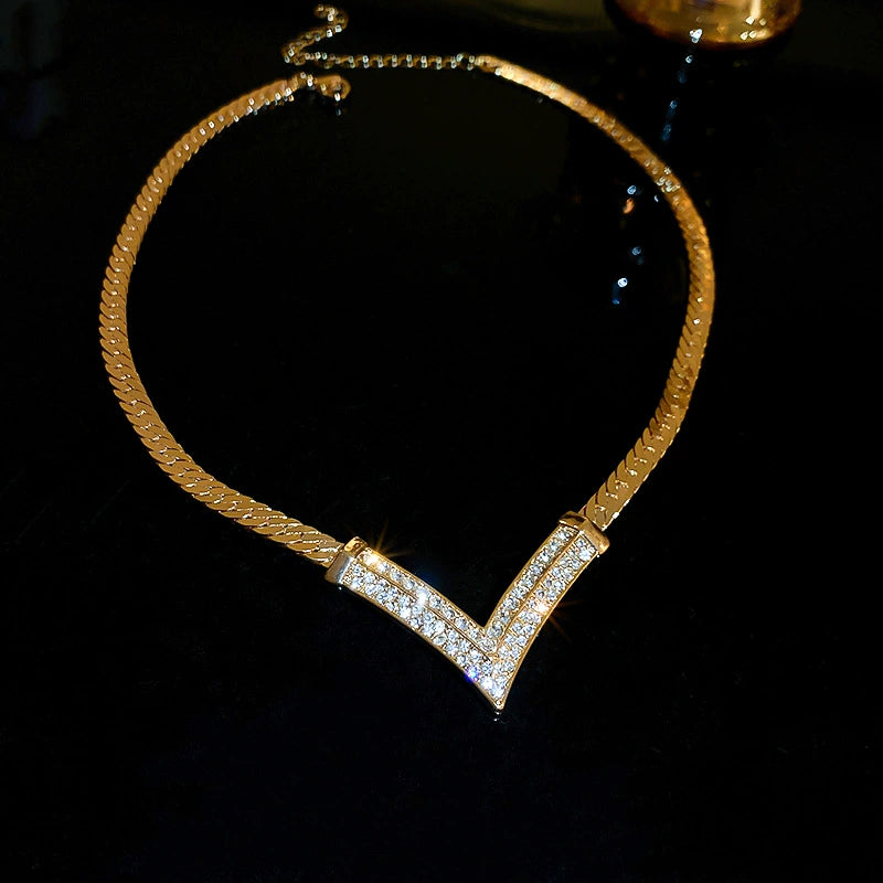 Niche Style Electroplating Diamond Inlaid Clavicle Chain Influencer Picks Real Gold