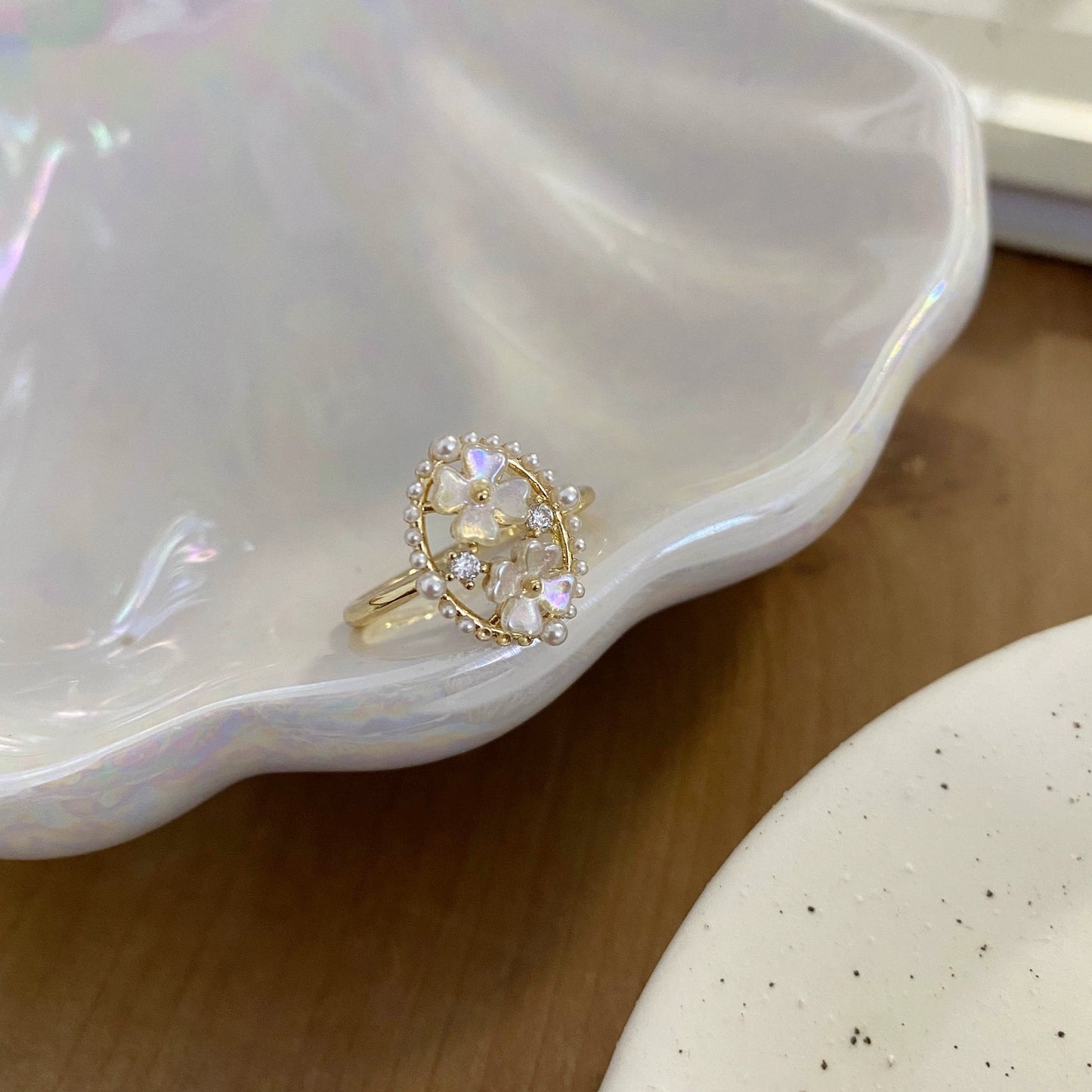 Accessible Luxury Pearl Gold Female Design Niche Twin Fritillary