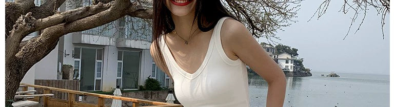 Niche Retro Contrast Color Slim Fit Knitted V-neck Strap