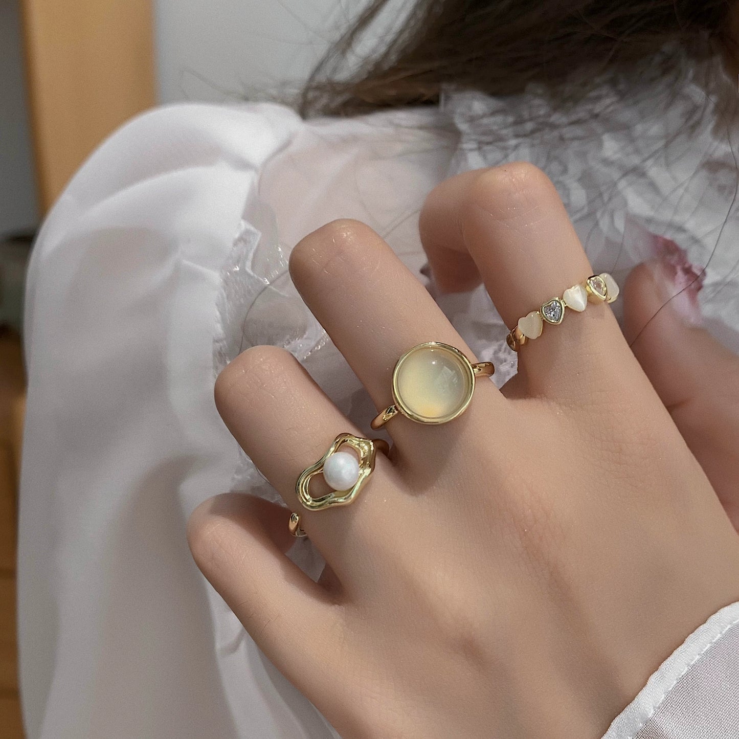 Accessible Luxury Pearl Gold Female Design Niche Twin Fritillary