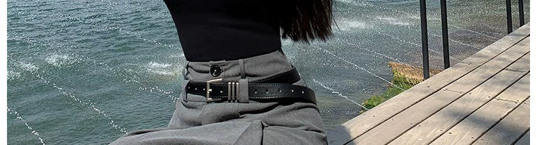 Niche Retro Contrast Color Slim Fit Knitted V-neck Strap