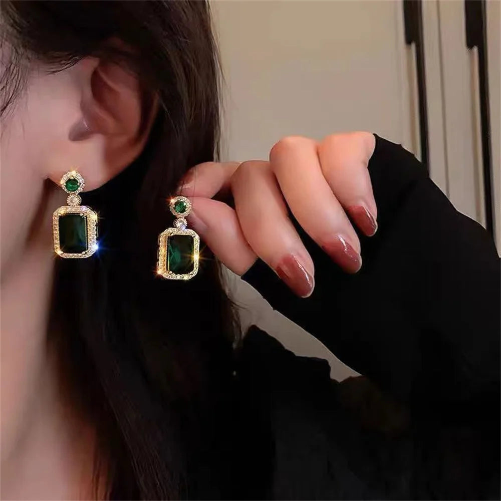 Classic Women's Three-piece Jewelry Set Statement Emerald Ring Fashion Green Zircon Ring Earring Necklace Wedding Jewelry Sets 