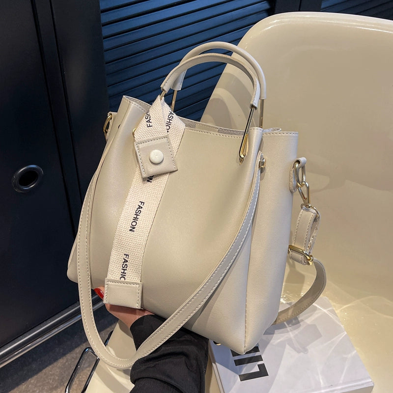 Large Capacity Commuter Bag Women's 2024 New Arrival Summer All-Matching Crossbody Tote Bag Advanced Texture Satchel Bucket Bag