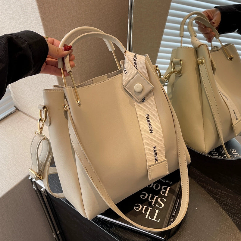 Large Capacity Commuter Bag Women's 2024 New Arrival Summer All-Matching Crossbody Tote Bag Advanced Texture Satchel Bucket Bag