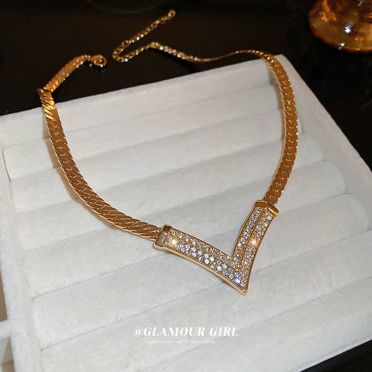 Niche Style Electroplating Diamond Inlaid Clavicle Chain Influencer Picks Real Gold